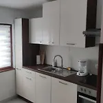 Holiday home Kuca Za Odmor Adriatica Antovo