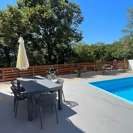 Kuca Za Odmor Adriatica Tatil Evi Antovo