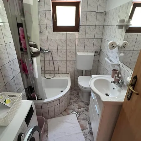 Kuca Za Odmor Adriatica Tatil Evi Antovo