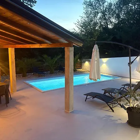 Kuca Za Odmor Adriatica Tatil Evi