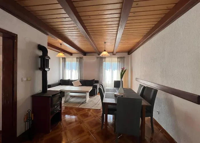 Kuca Za Odmor Adriatica 度假居 *